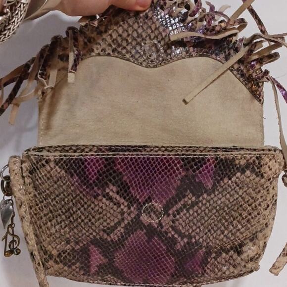 Rhythm & Rhyme metallic snake print fringe crossbody bag - Picture 4 of 8